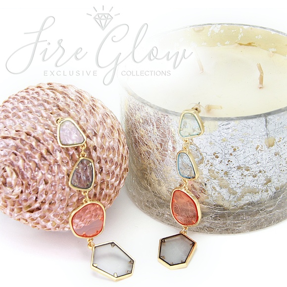 Multicolor Resin Pendant Necklace Gold Tone - Picture 4 of 8